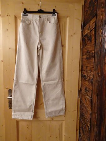 Moderne, weite Jeans hellbeige von Zara Gr. 38 - 42656