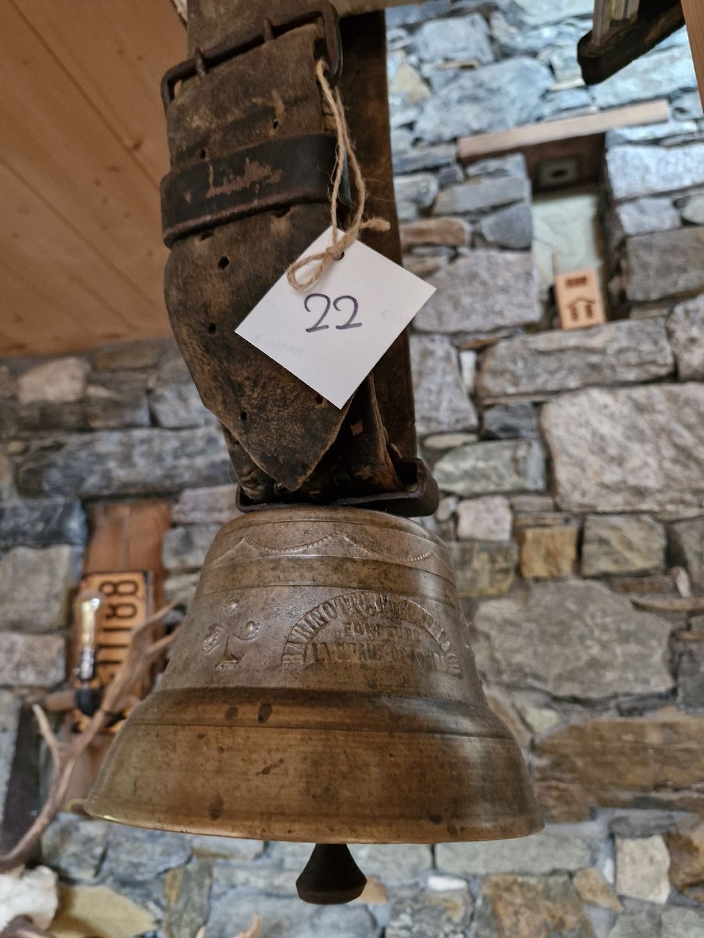 Cloches & sonnailles: Glocke Treichel  – D'occasion à Guarda par rue_bpd7