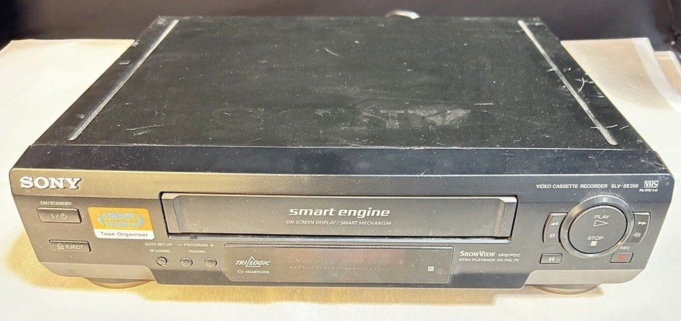 Alle VHS: Sony VHS-Videorekorder SLV-SE200 – Gebraucht aus Buchs SG von LogistikBuchs