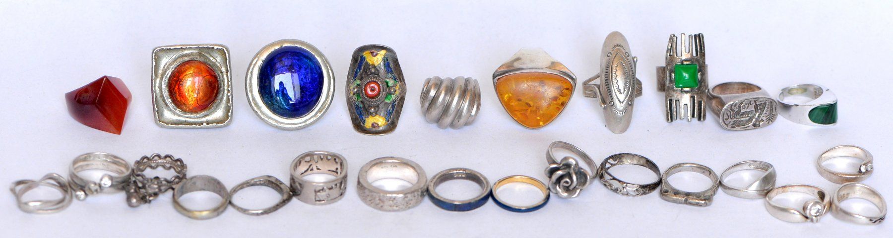 Autres bijoux: Lot de 26 anciennes bagues diverses – D'occasion à Neuchâtel par Neuchatel