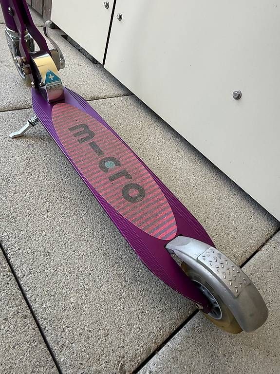 Micro Kickboard: Micro Scooter Sprite in Purple – Usato da Pfaffnau venduto da Liz6264 2