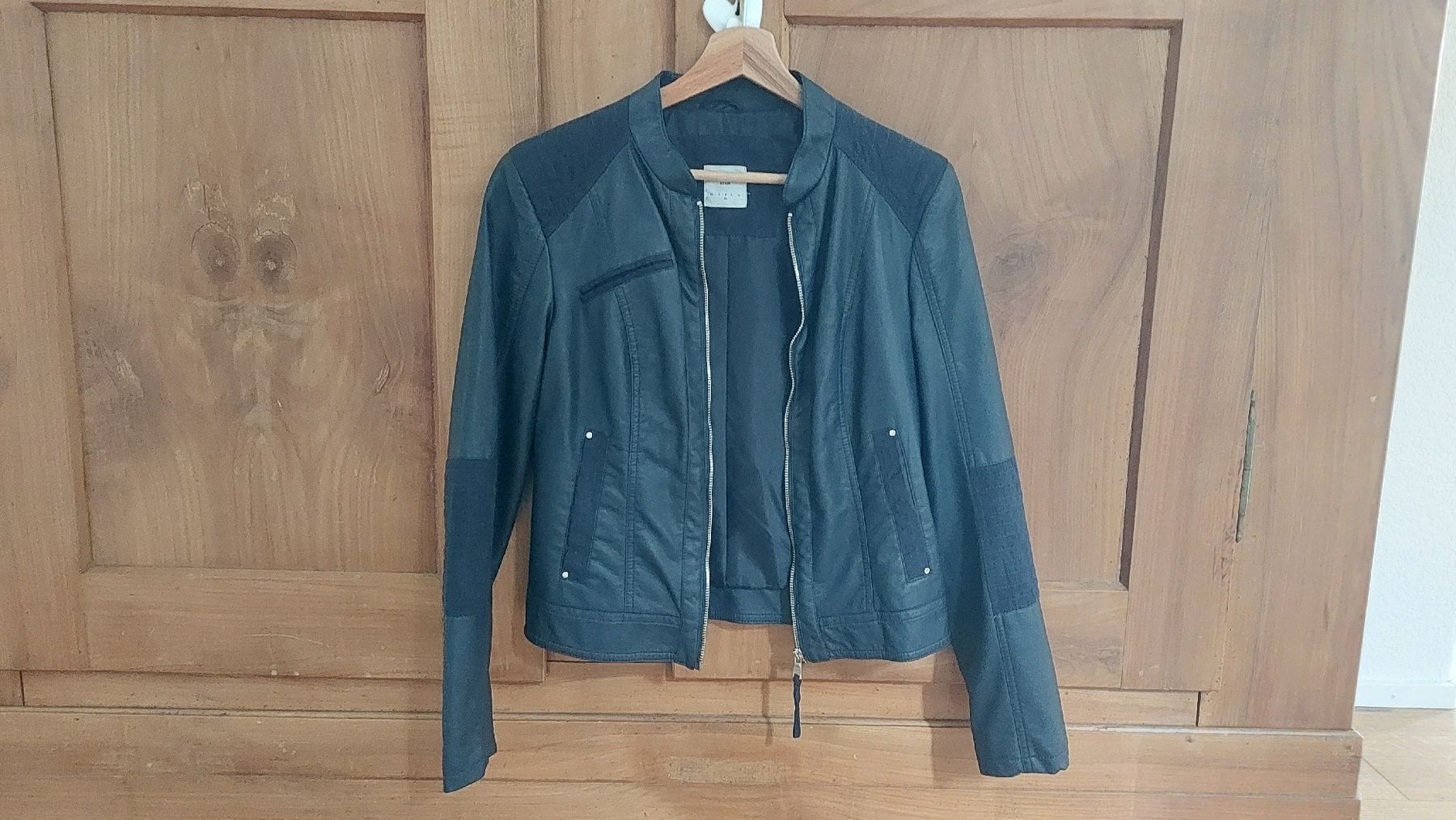 Vestes: coole Jacke – D'occasion à Wegenstetten par Coconora