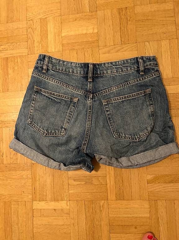 Jeans: Kurze Jeans Shorts Zara Gr 38 – Usato da Zürich venduto da Nia_S 1