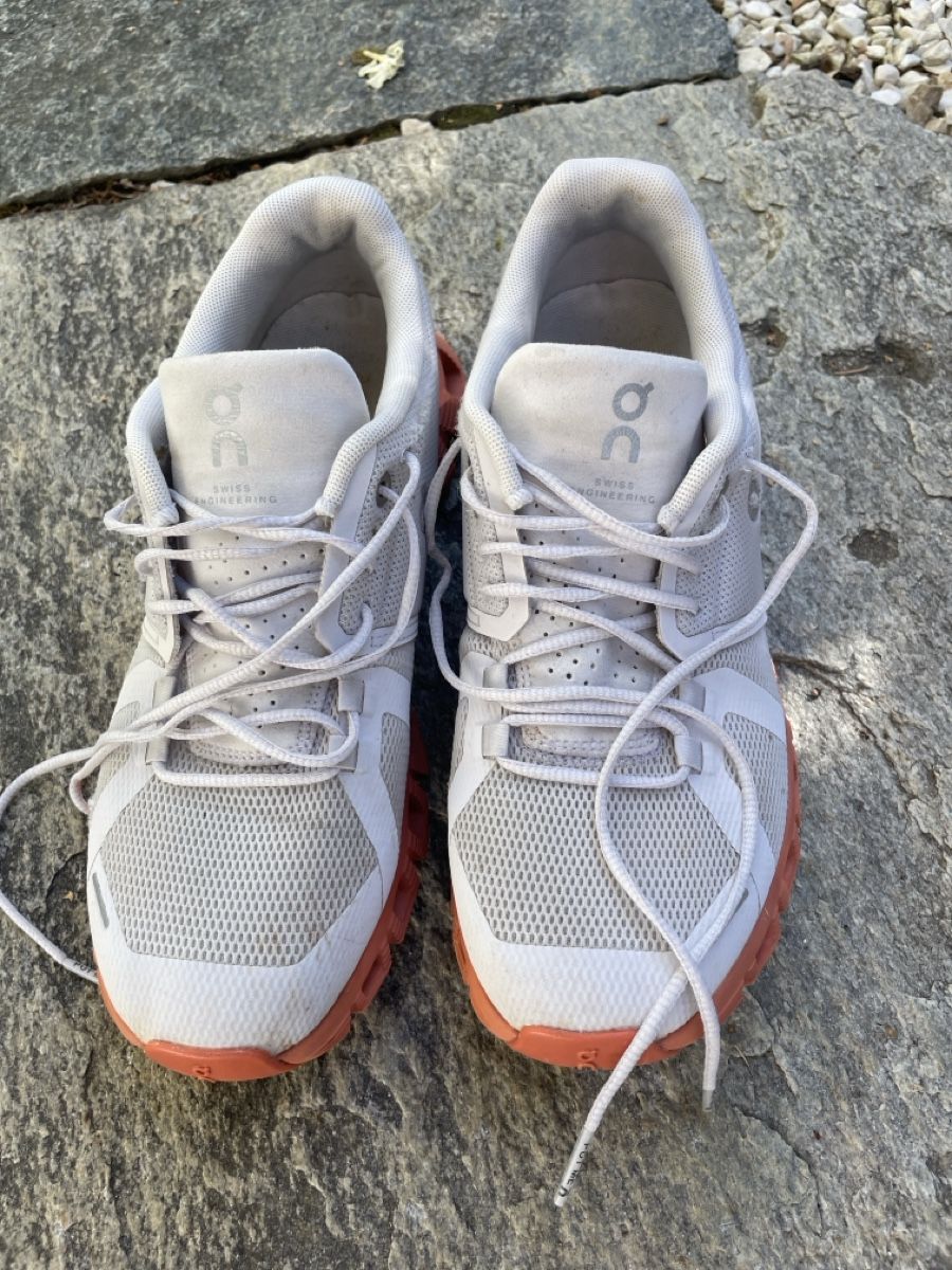 On Scarpe da donna: On Running Cloud Schuhe weiss orangeGrösse 38 – Usato da Zürich venduto da NutzD