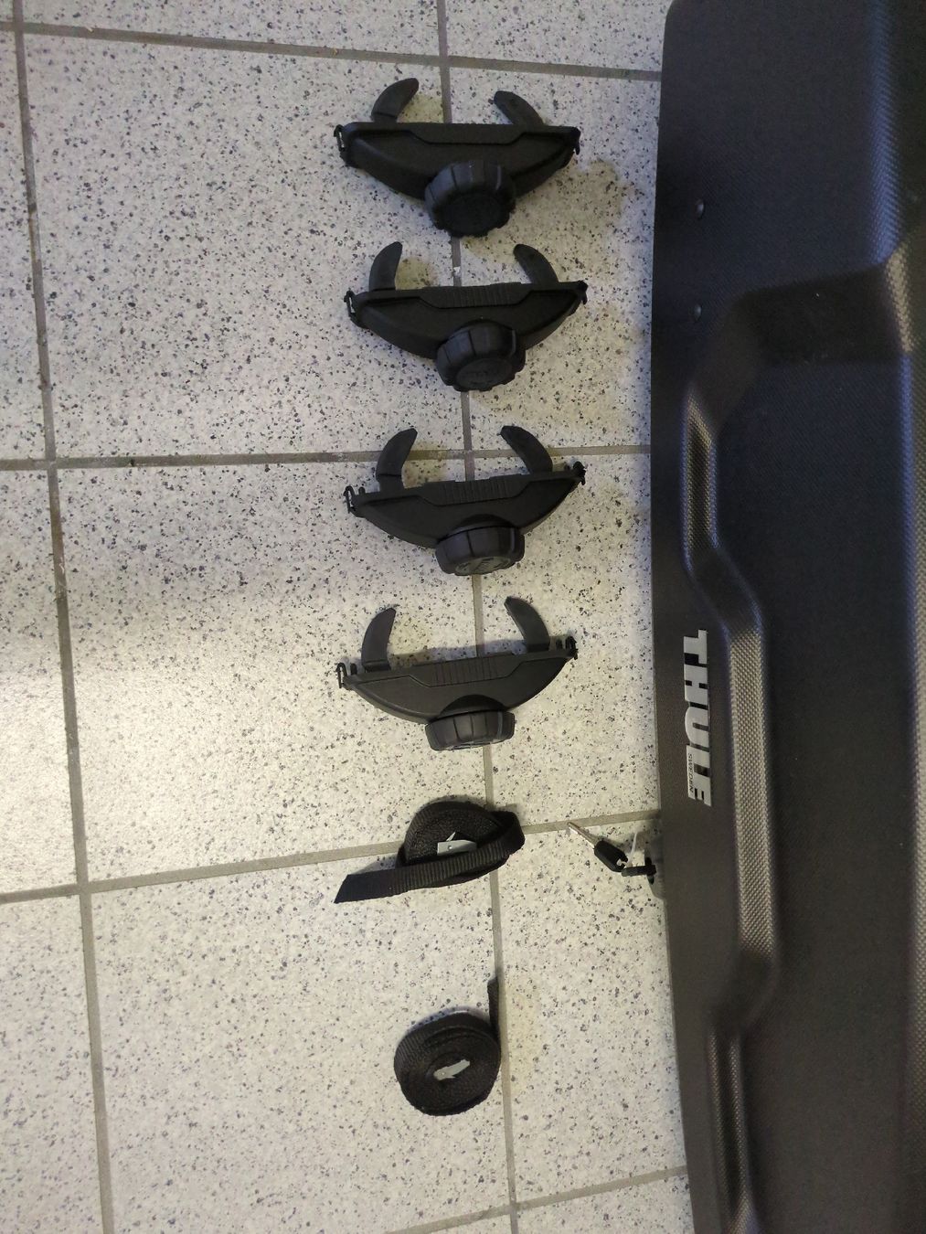 Thule Box da tetto: Dachbox Thule Force XT S, schwarz – Nuovo (secondo la descrizione) da St. Gallen venduto da Imp77 1