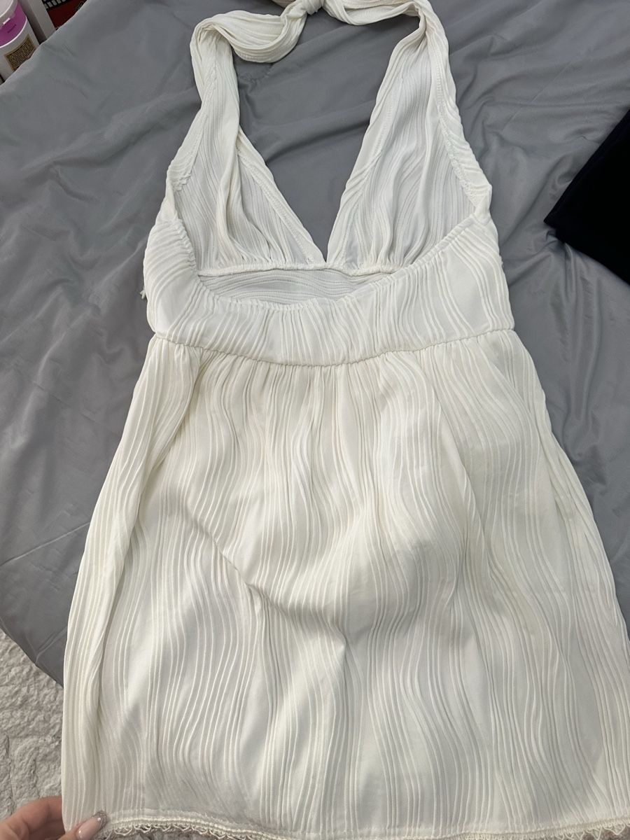 Shein Vestiti: Weisses Neckholder-Kleid mit Muscheldetails – Nuovo (secondo la descrizione) da Rhäzüns venduto da romina._gr 1