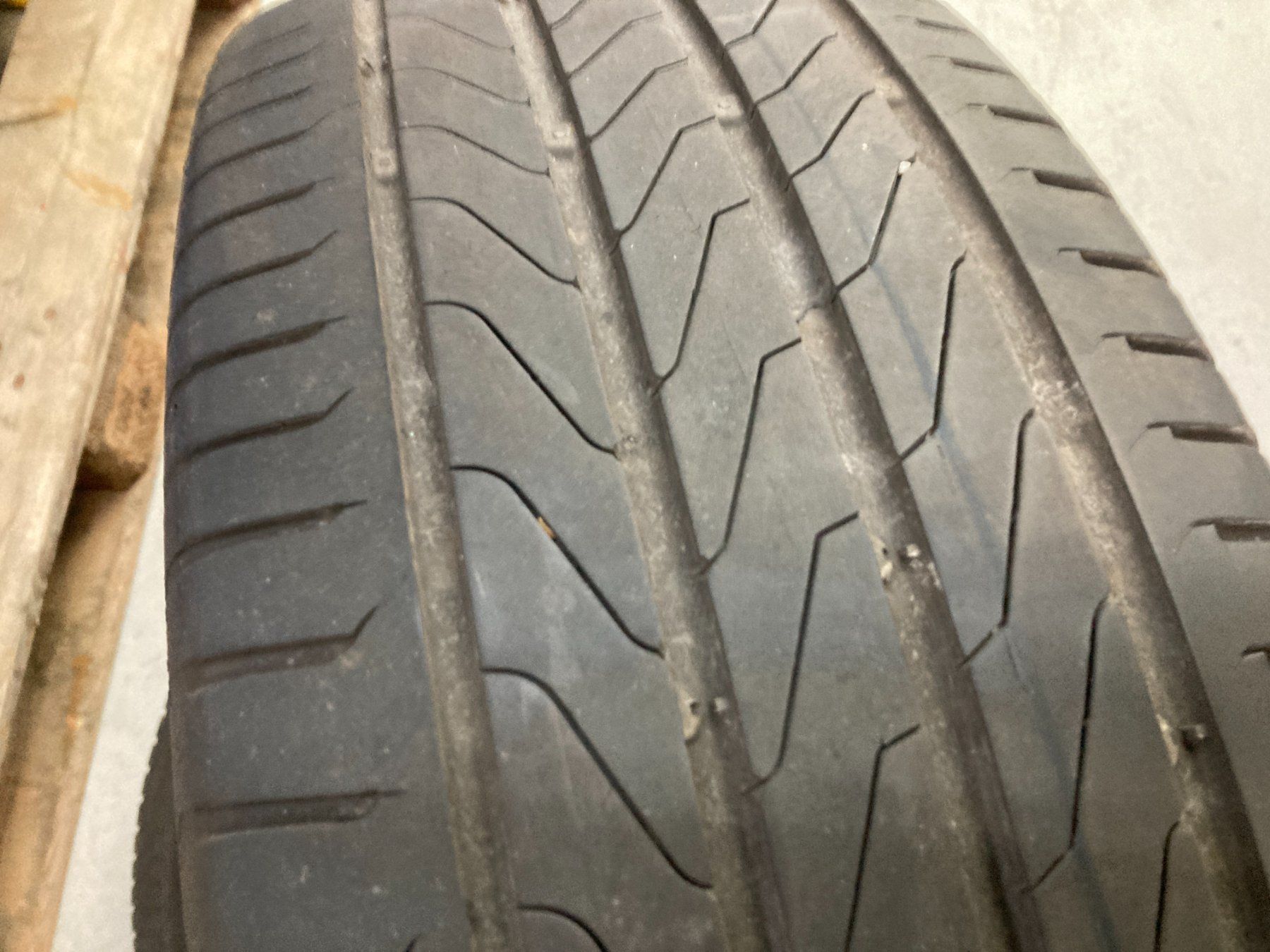 Continental Pneus & Kompletträder: 215/65R16 Sommerpneu Continental – Gebraucht aus Cham von WB2223 4