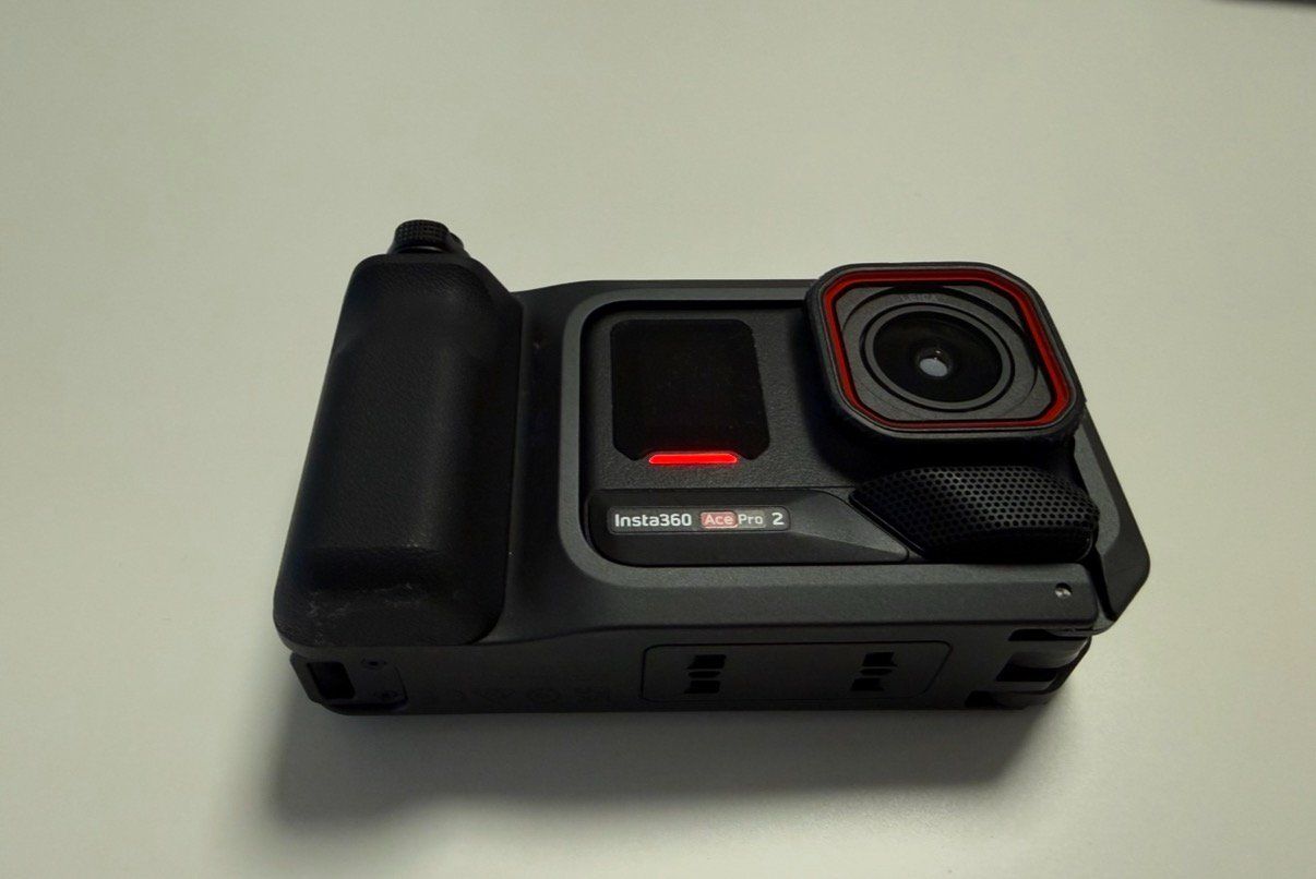 Insta360 Action Cam: Insta360 Ace Pro 2 Flash Print Bundle neuwertig komplette – D'occasion à Staufen par KenHan 3