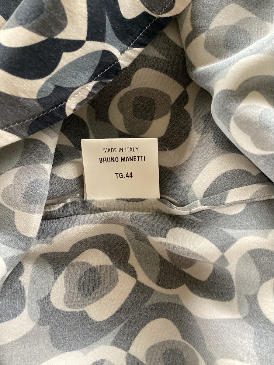 Blusen: Bruno Manetti, Seidenbluse, Gr. 44 it. – Gebraucht aus Salenstein von Esprit57 6