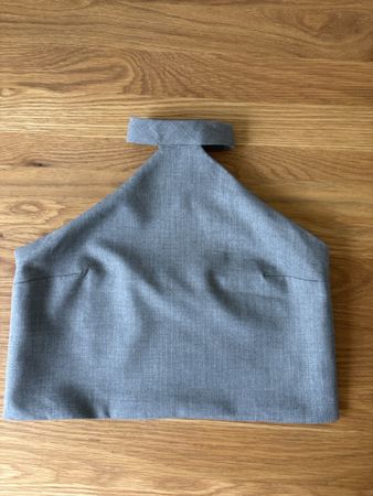 Top Zara grigia elegante per l'estate, taglia M, ottime co