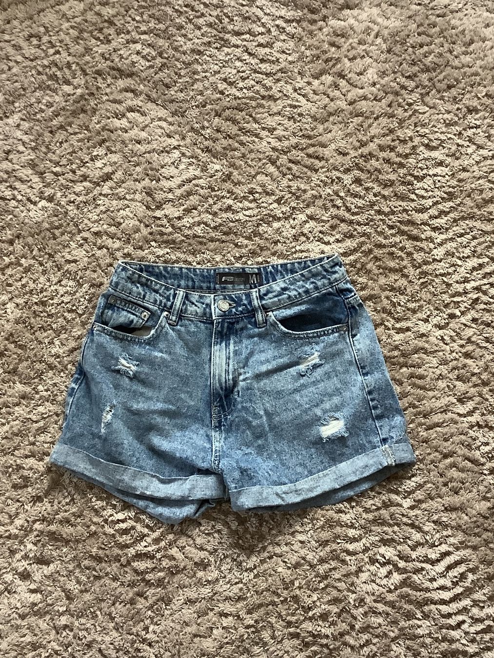 Hosen: Jeans-Shorts M, Sommer, Used-Look – Gebraucht aus Einsiedeln von Martin9160