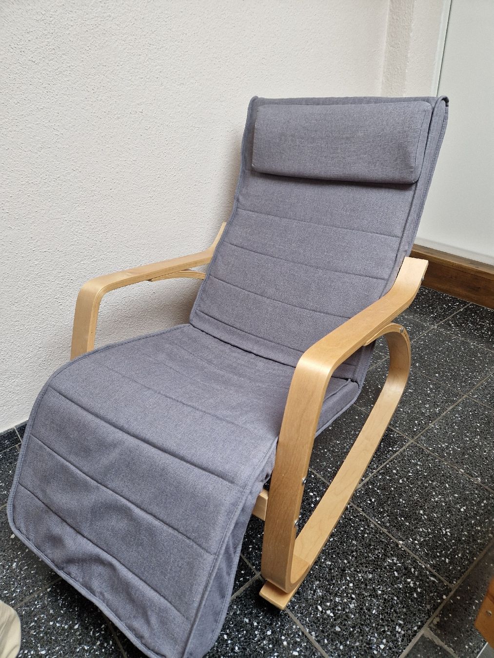 Ikea Fauteuils: Ikea Schaukelstuhl grau – D'occasion à Meiringen par child.of.god