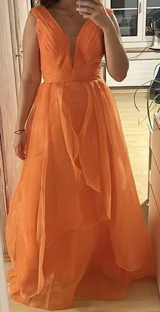 oranges Kleid für Hochzeit