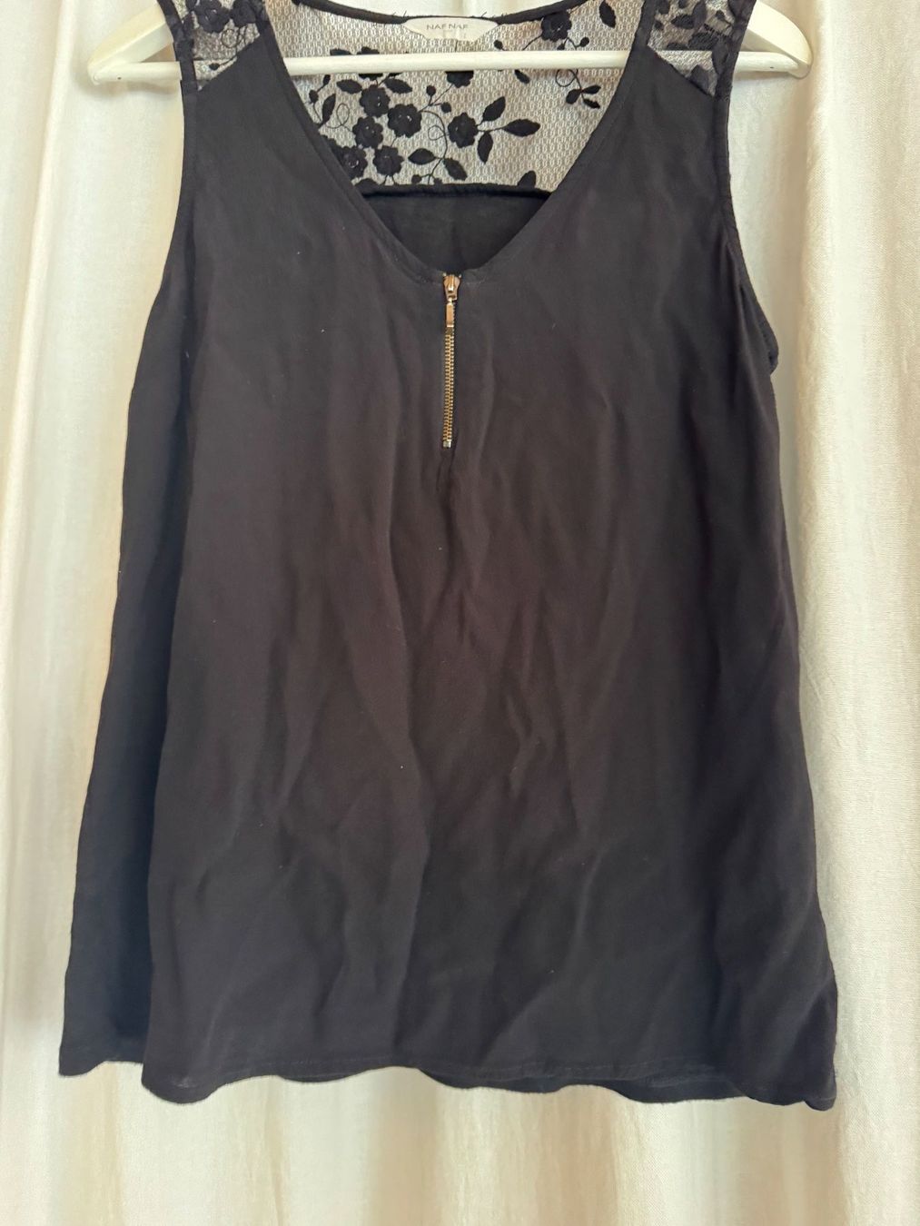Nafnaf Tops: NAF NAF Top schwarz Gr. L – Gebraucht aus Zäziwil von blackpearl