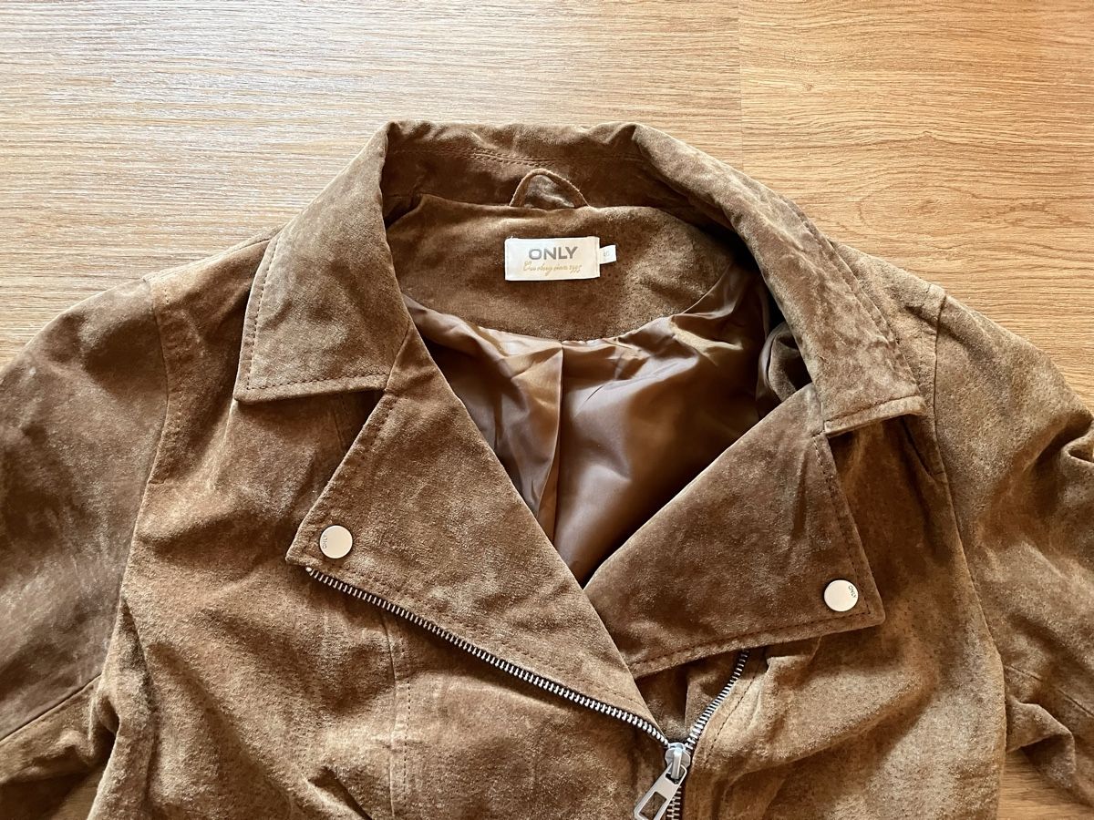 Only Giacche: Schöne Lederjacke von Only / Wildleder / Cognac – Nuovo (secondo la descrizione) da Biel/Bienne venduto da LadyDita 1