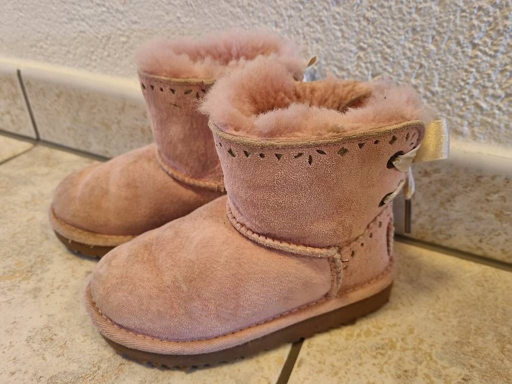 Chaussures filles: Winterschuhe UGG – D'occasion à Horw par arco35
