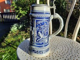 Bierkrug mit Zinndeckel, Keramik blau-grau Top!