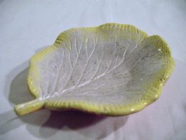 Keramik Schale handgetöpfert in Blatt Form C)
