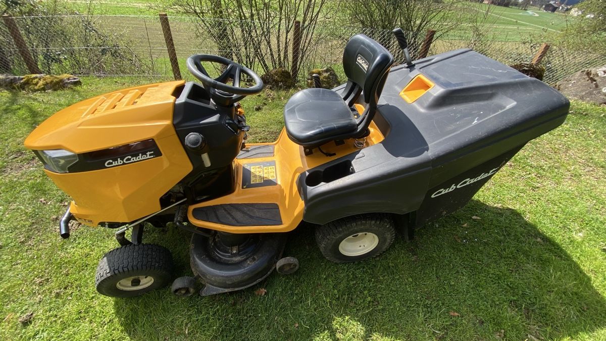 Rasenmäher: Cub Cadet XT 2. Jg 12/2017 – Gebraucht aus volketswil von  3