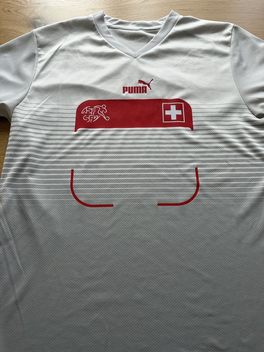 Puma Leibchen & Hosen: Originales Schweiz Trikot Puma  – Gebraucht aus Unterseen von MyJerseys 2
