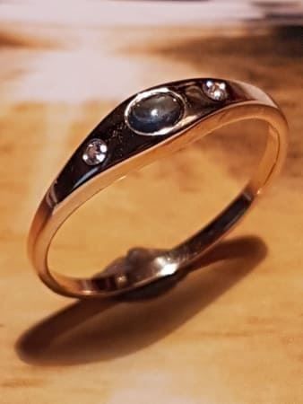 Bagues: Stilvoller 750 Goldring mit 1 Saphir – Neuf (Voir description) à Unterägeri par Altgoldschmuck 1