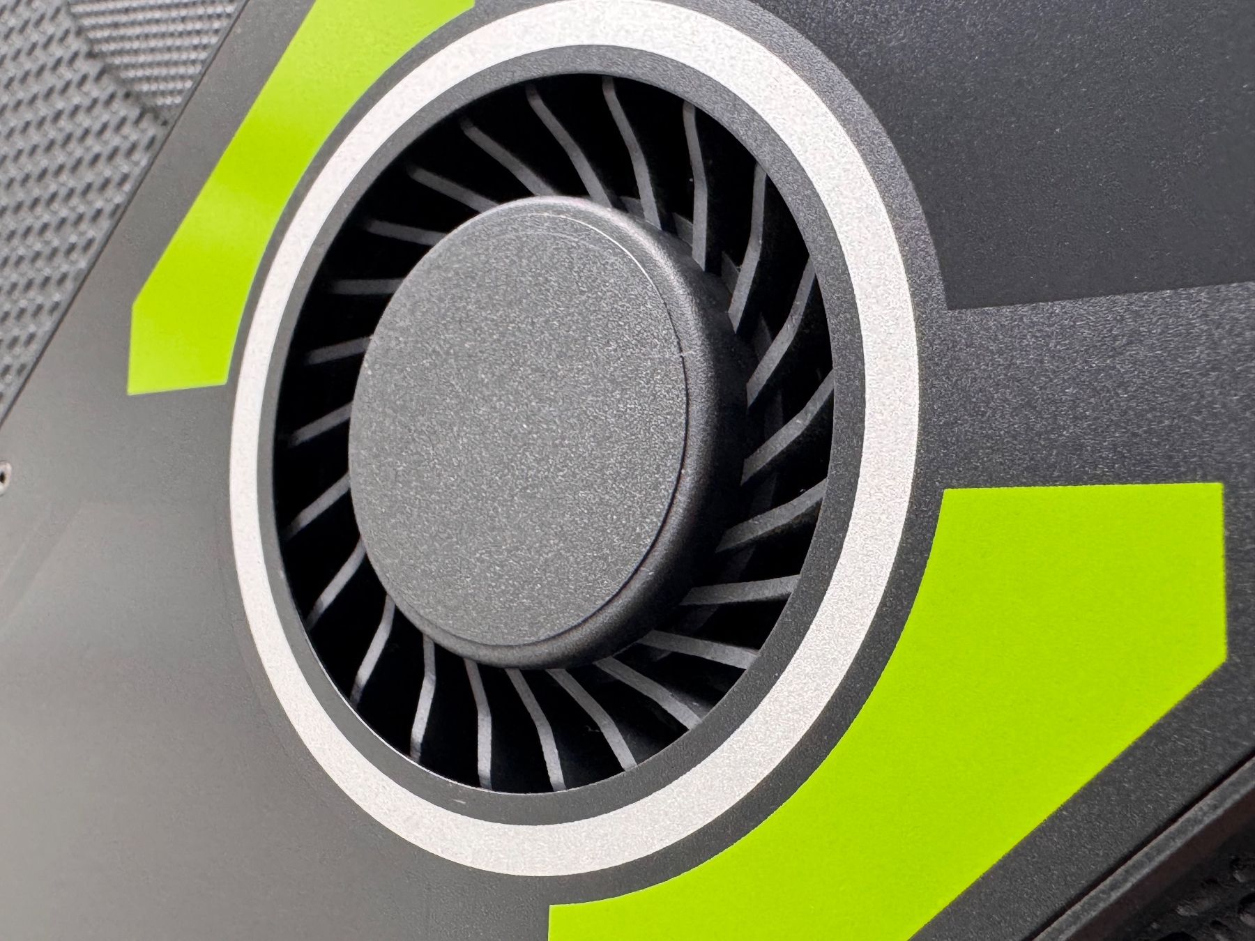 Nvidia Schede grafiche: NVIDIA Quadro P4000 8GB Workstation GPU – Usato da Perlen venduto da SPICE24 4