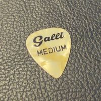 Vintage Galli Guitar Pick – Medium – Mother of Pearl effect