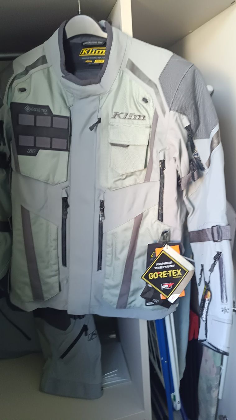 Klim Giacche: Klim Badlands Pro Motorrad Textiljacke grau ¦ MD – Nuovo e nell'imballaggio originale da Caslano venduto da Kalaha 8