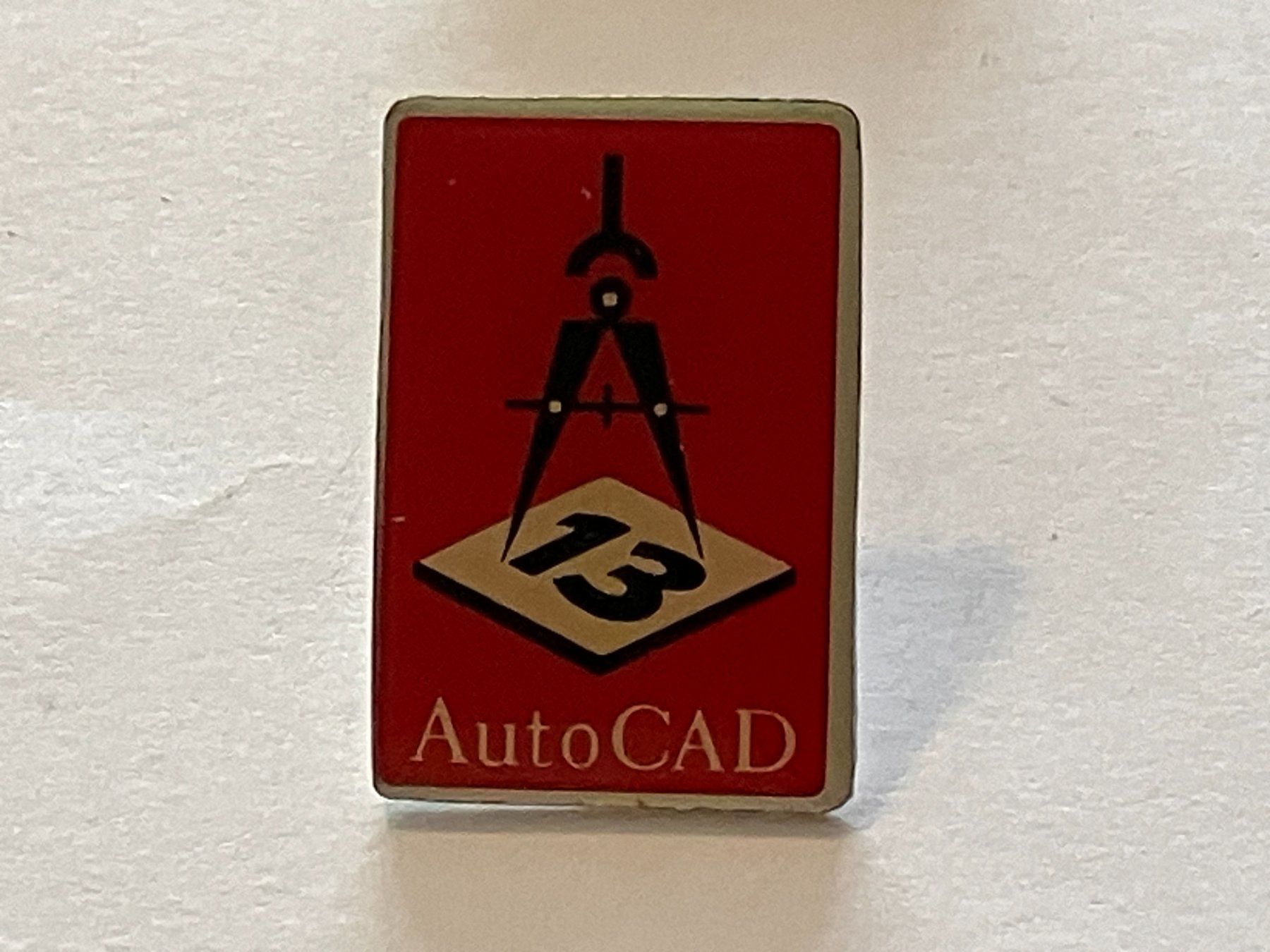 Placchette & Badge: 1 Pin Auto Cad – Usato da Basel venduto da djwwpp