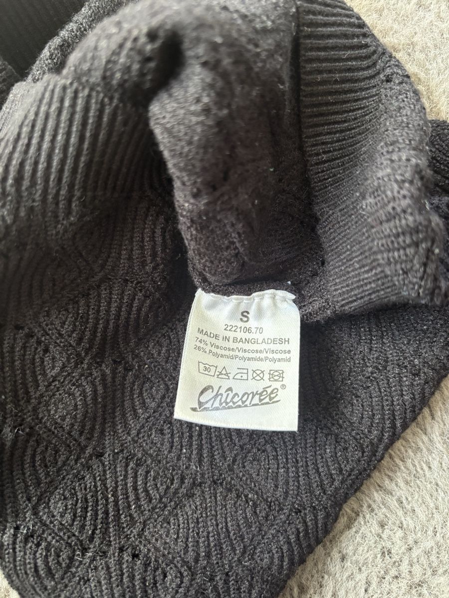 Tops: Chicoree Black Knit Crop Top Size S – D'occasion à Wichtrach par Re_Fit 1