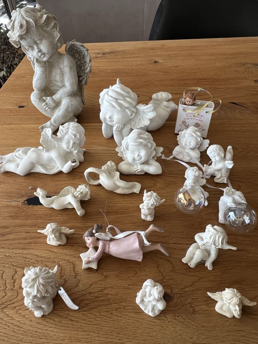 Toutes les décorations: Engelsammlung 18 Stück, verschiedene Grössen  – D'occasion à Wolfwil par Poulet60