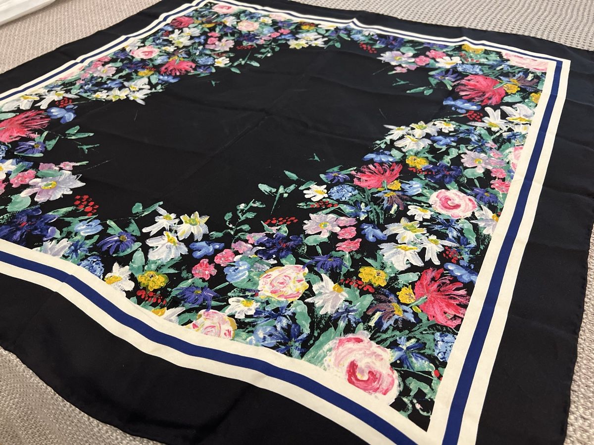 Max Mara Foulard & Sciarpe: Max mara weekend silk scarf – Nuovo (secondo la descrizione) da Corsier GE venduto da Karol_save_planet 2