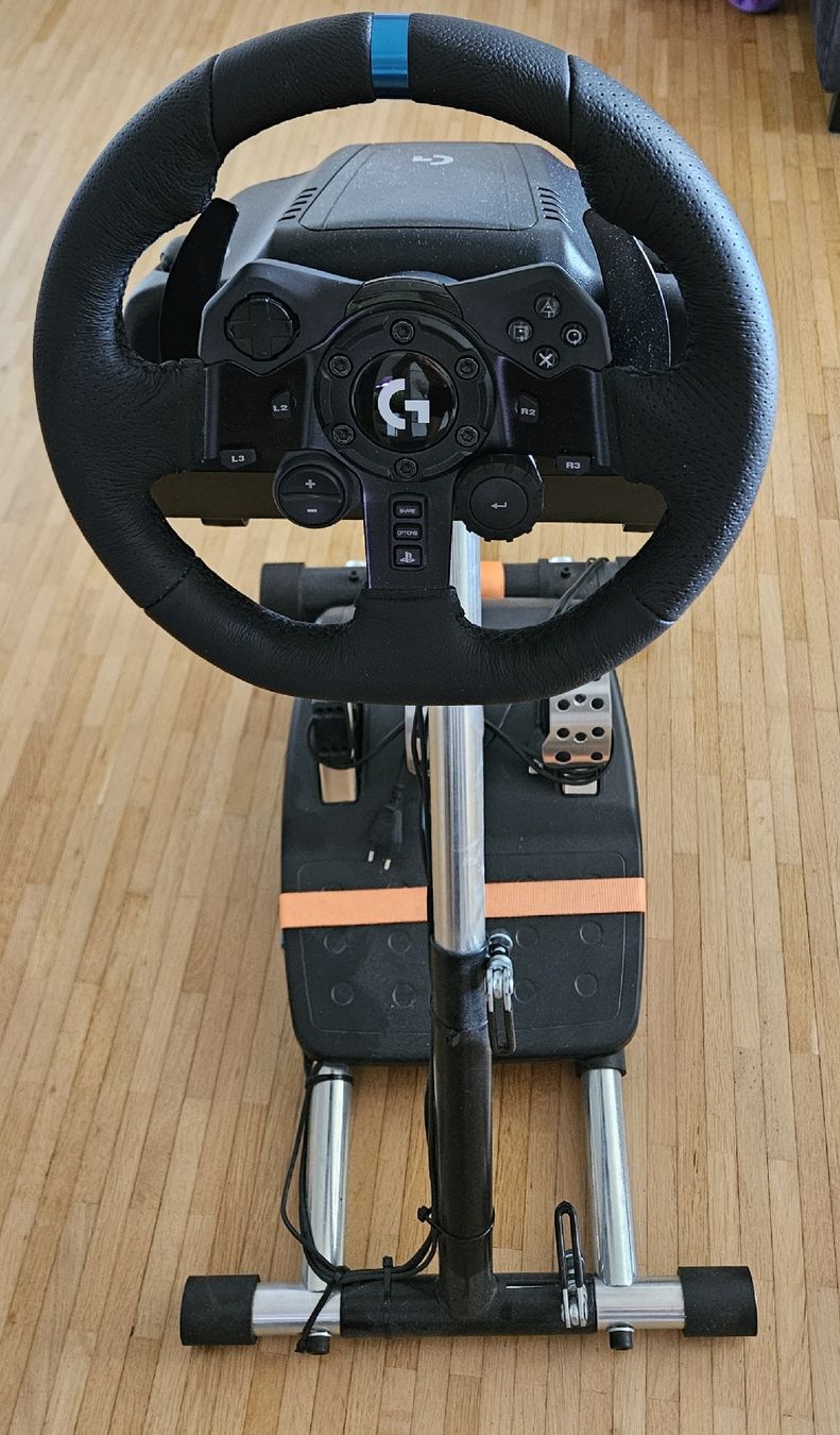 Konsolen: Trueforce Lenkrad und Pedale – Gebraucht aus Hinwil von Seefahrer01 1