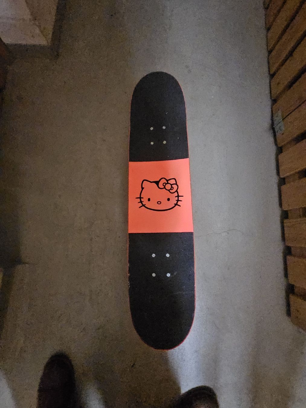 Skateboards: Selbst gemachtes Hello Kitty Skate Board – Usato da Bassersdorf venduto da CorinneK36