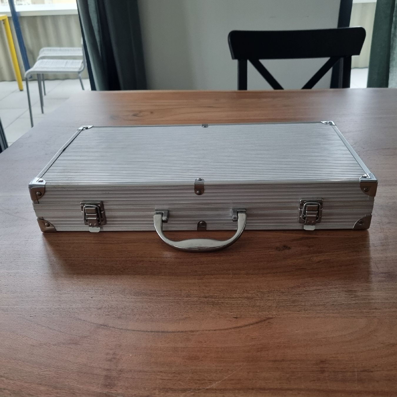 Set di posate: Grill Besteckkoffer 16 Teilig – Nuovo (secondo la descrizione) da Zürich venduto da ret_7ppg
