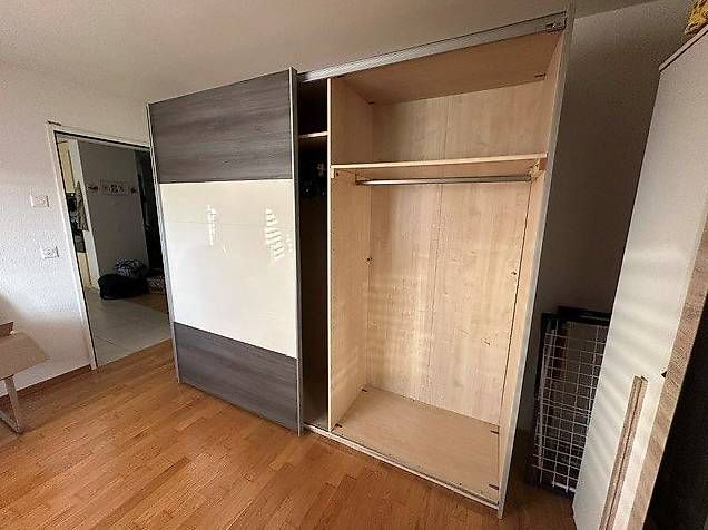Armoires: Schwebetürenschrank (reserviert, wird abgeholt am 28.06.26) – D'occasion à Pfeffingen par PascalDidi85 3
