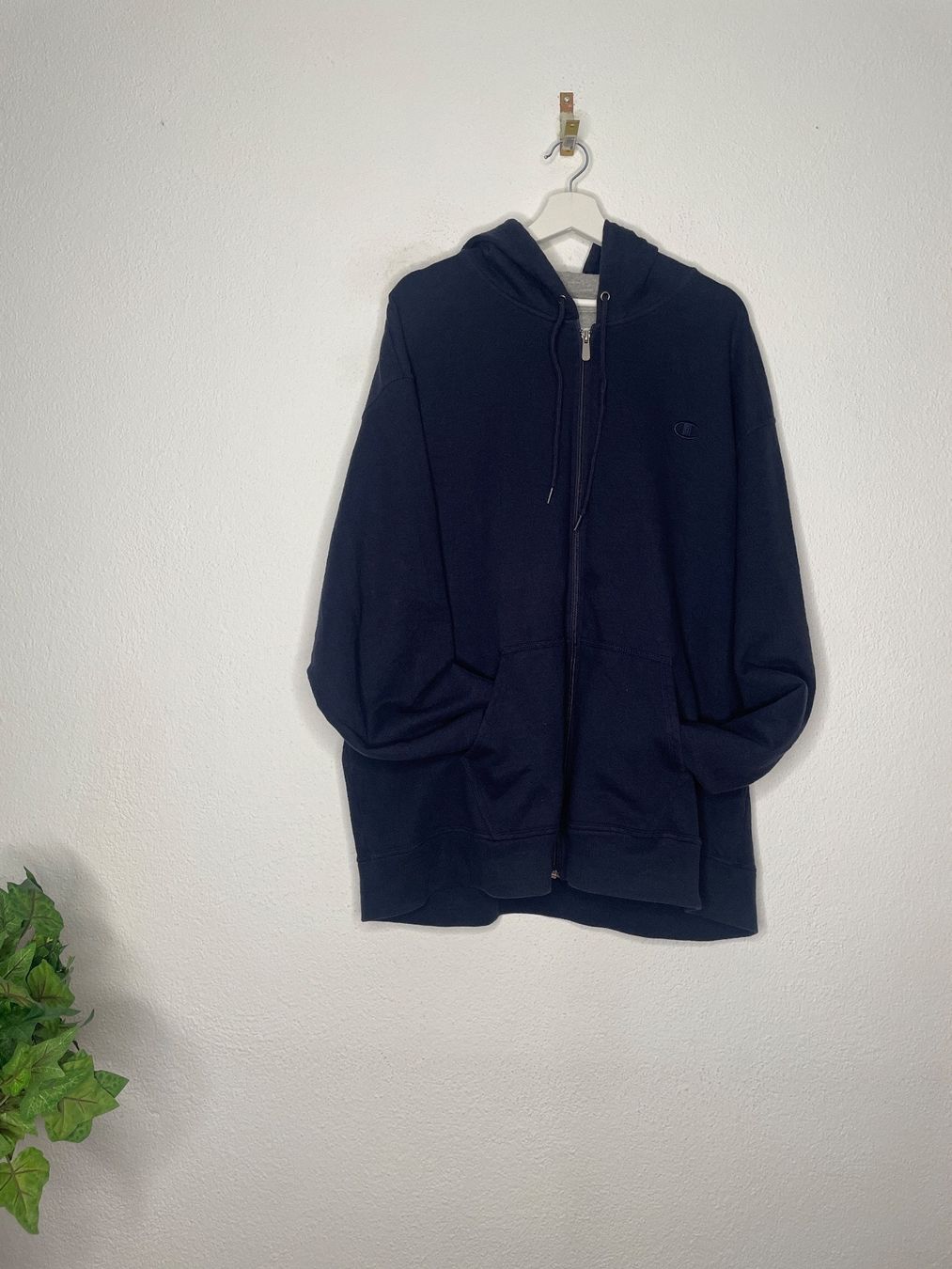 Champion Maglioni & Felpe: Champion Kapuzenpullover Dunkel Blau 2XL – Usato da Capolago venduto da LA.BOTTEGA 2