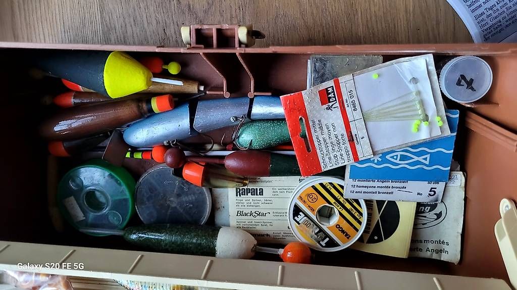 Appâts: Fischer set verschieden köder – D'occasion à Rifferswil par Raphaela96
