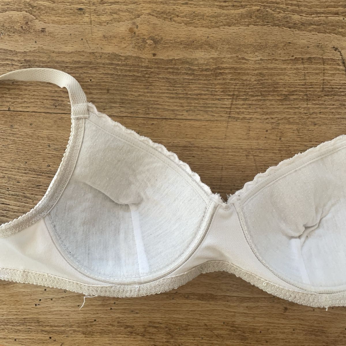 Altra biancheria intima: Weisser BH, Grösse 75B – Usato da Baden venduto da Julikoo 1