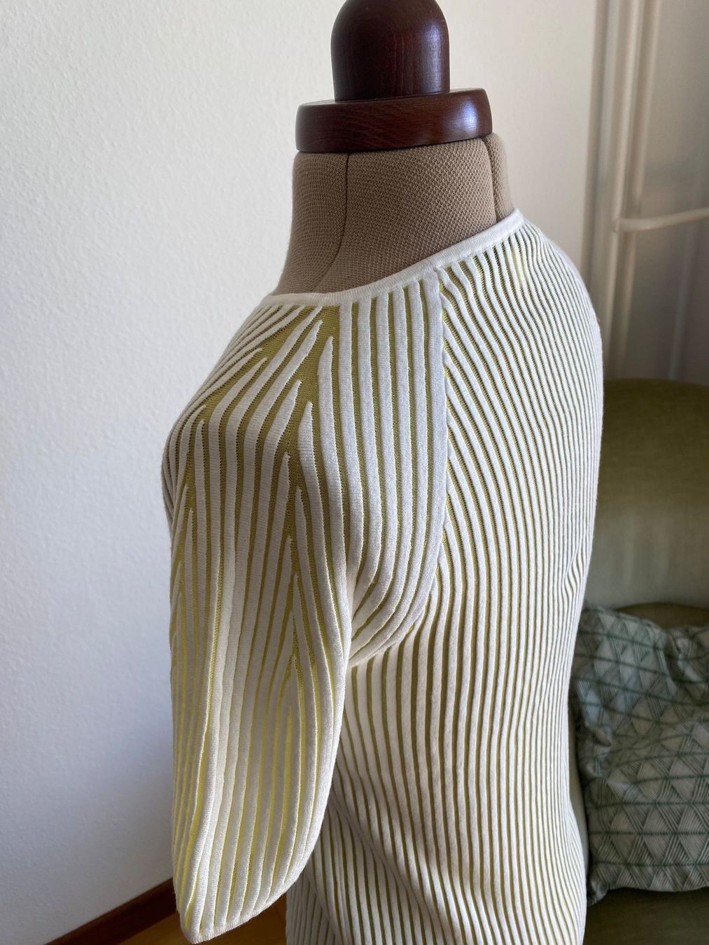 Other Stories Pullover & Sweatshirts: Pull mi-saison & Other Stories taille S – Gebraucht aus Basel von Maria-Alexa 3