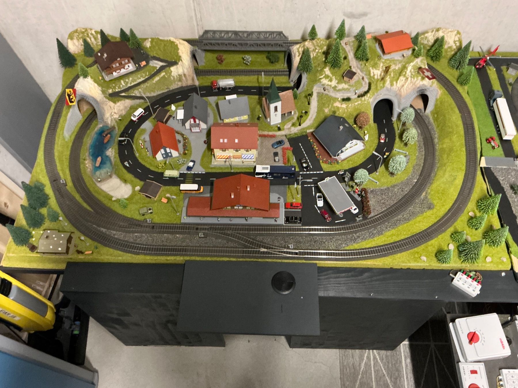 Märklin Modelleisenbahnen: Fertiggelände  H0, Wechselstrom – Gebraucht aus Holziken von Keybo 1