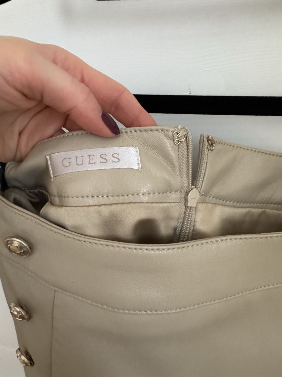 Guess Gonne: Guess Kunstleder Rock beige Gr. S – Usato da Schlieren venduto da itsquality 2