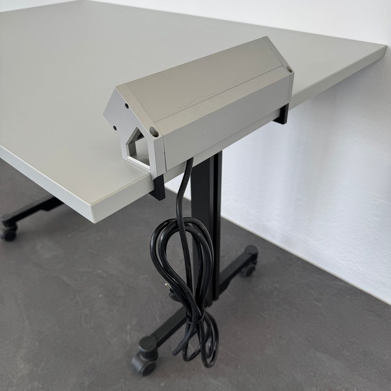 Alimentazione elettrica: Bachmann Desk 2 Mehrfachstecker – Usato da Schönenwerd venduto da mcofficeshop 5