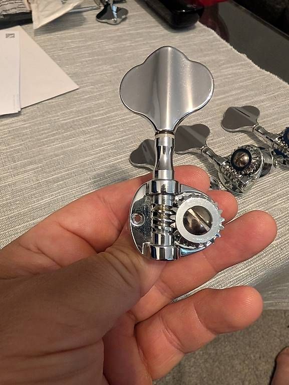 Strumenti musicali: Bassmechaniken 4 st. Links – Usato da Pratteln venduto da dado1972 2