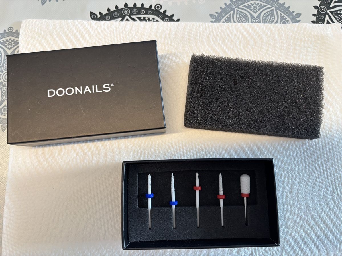 Doonails Smalto per unghie: DOONails Fräseraufsätze Set – Usato da Wangen an der Aare venduto da Semadeni13