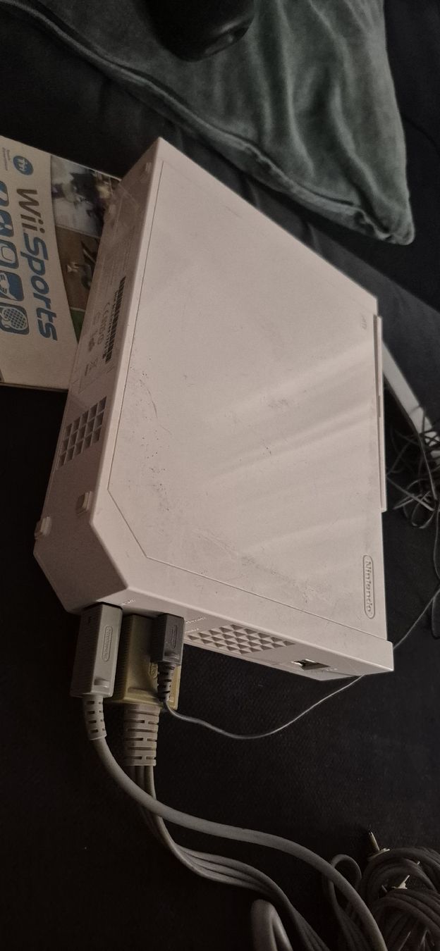 Nintendo Console: WII KONSOLE CONSOLE + 1 CONTROLLER + WII SPORTS COMPLET  – Usato da Grand-Lancy venduto da luc111 7