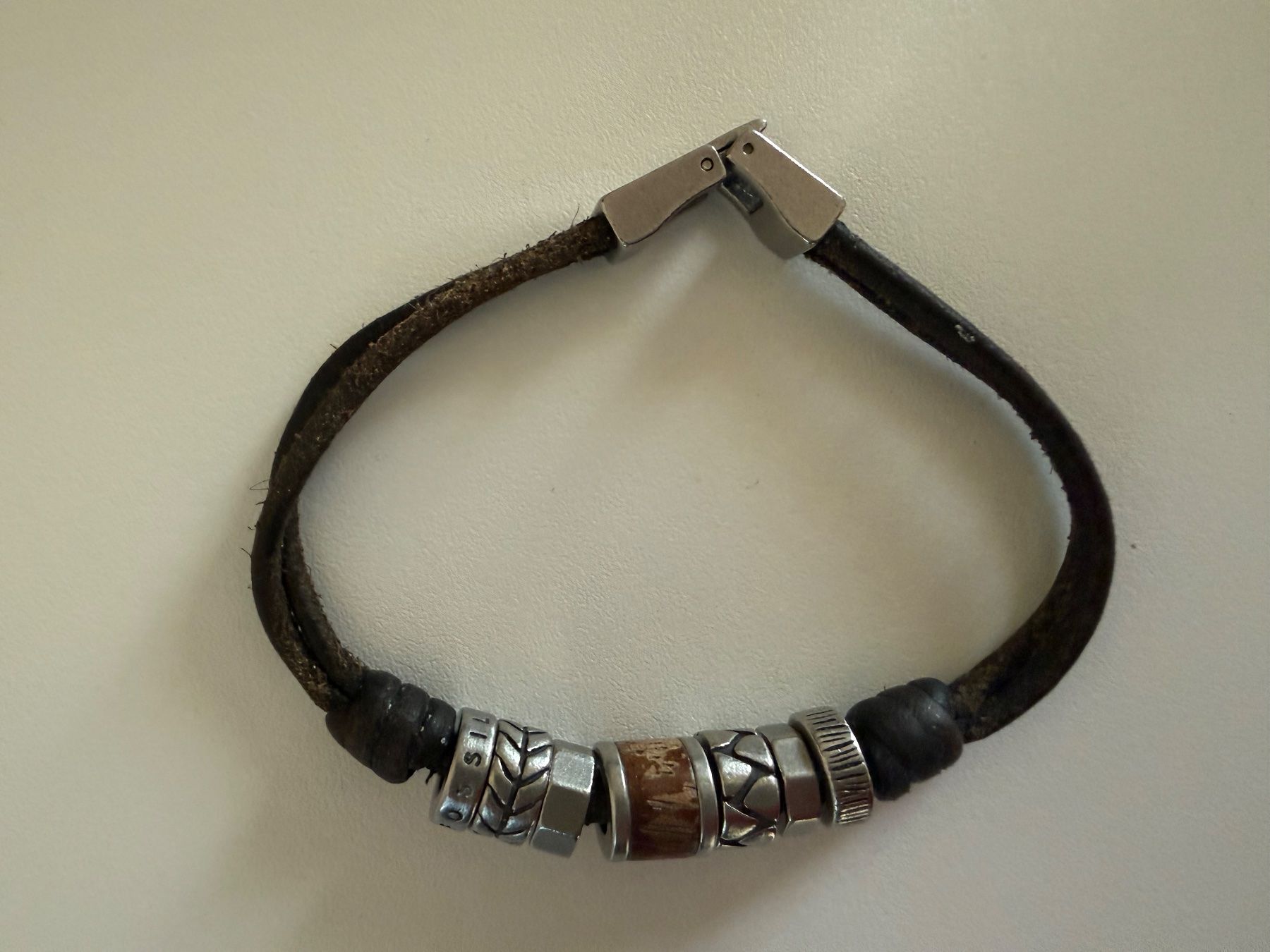 Fossil Bracciali & Braccialetti: Lederarmband mit Elementen Fossil – Usato da Altendorf venduto da Elenaneagu22 1