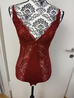 Eleganter Body in Rot mit Spitze Gr. M