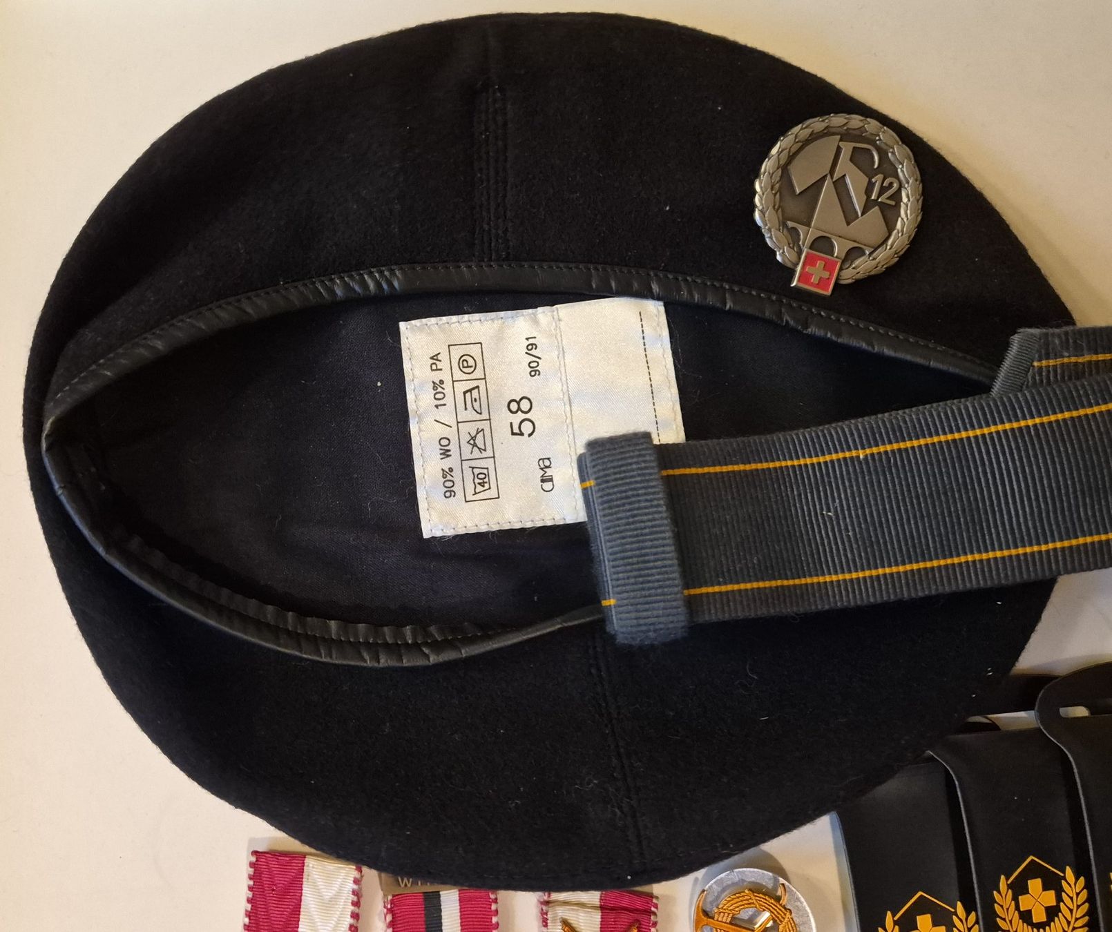 Schweizer Armee Uniformi: Grosse Sammlung Schweizer Armee Militaria – Usato da Basel venduto da Kurioses 5