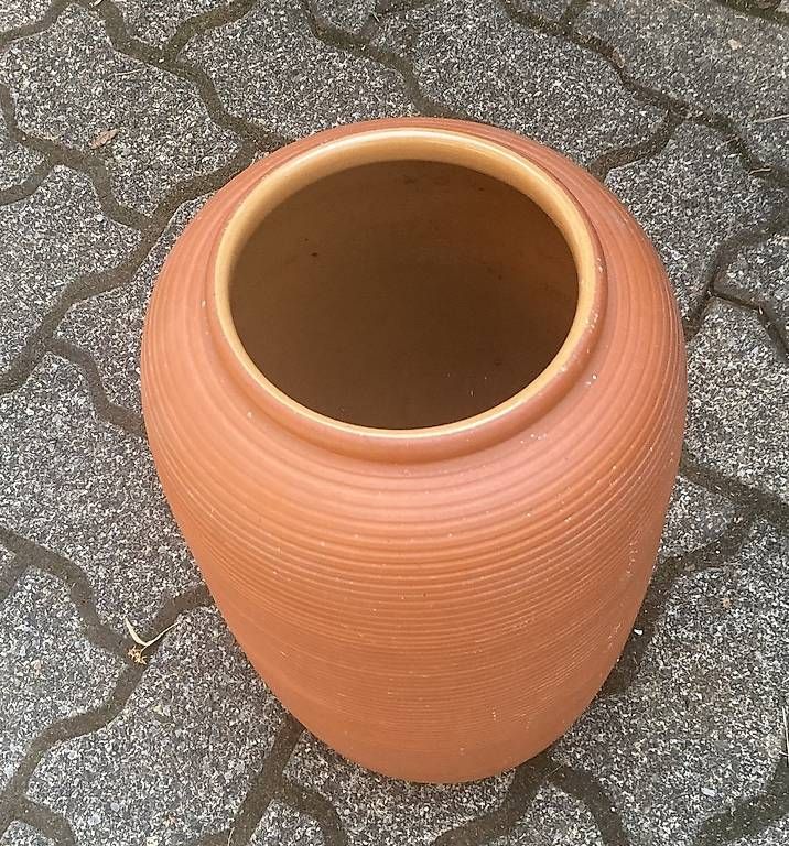Pots de fleurs: Blumentopf oder Vase (gross) – D'occasion à Riehen par Albi2010 1